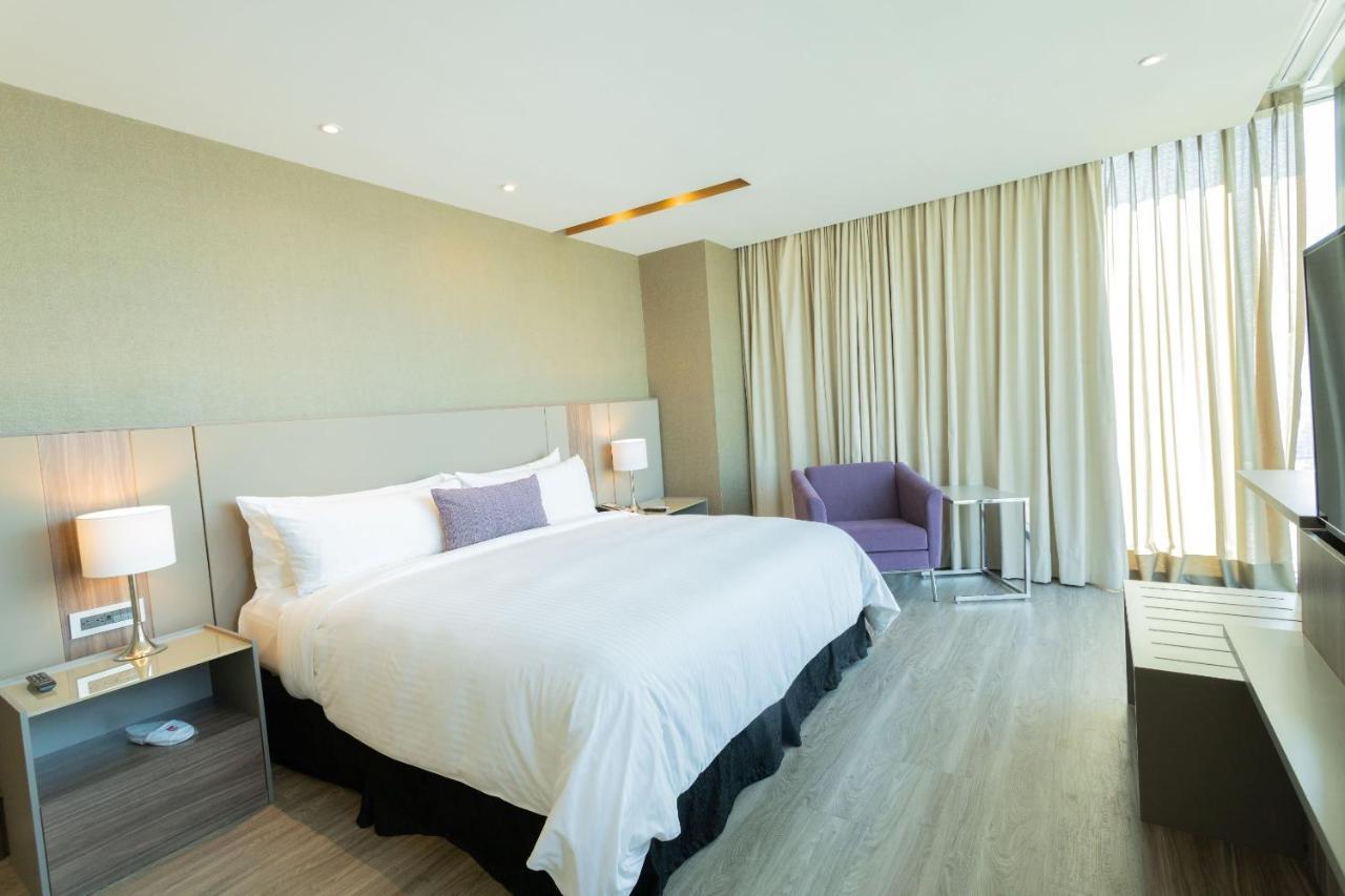Camino Real Fashion Drive Monterrey Hotel San Pedro Garza Garcia Luaran gambar A bedroom at the hotel