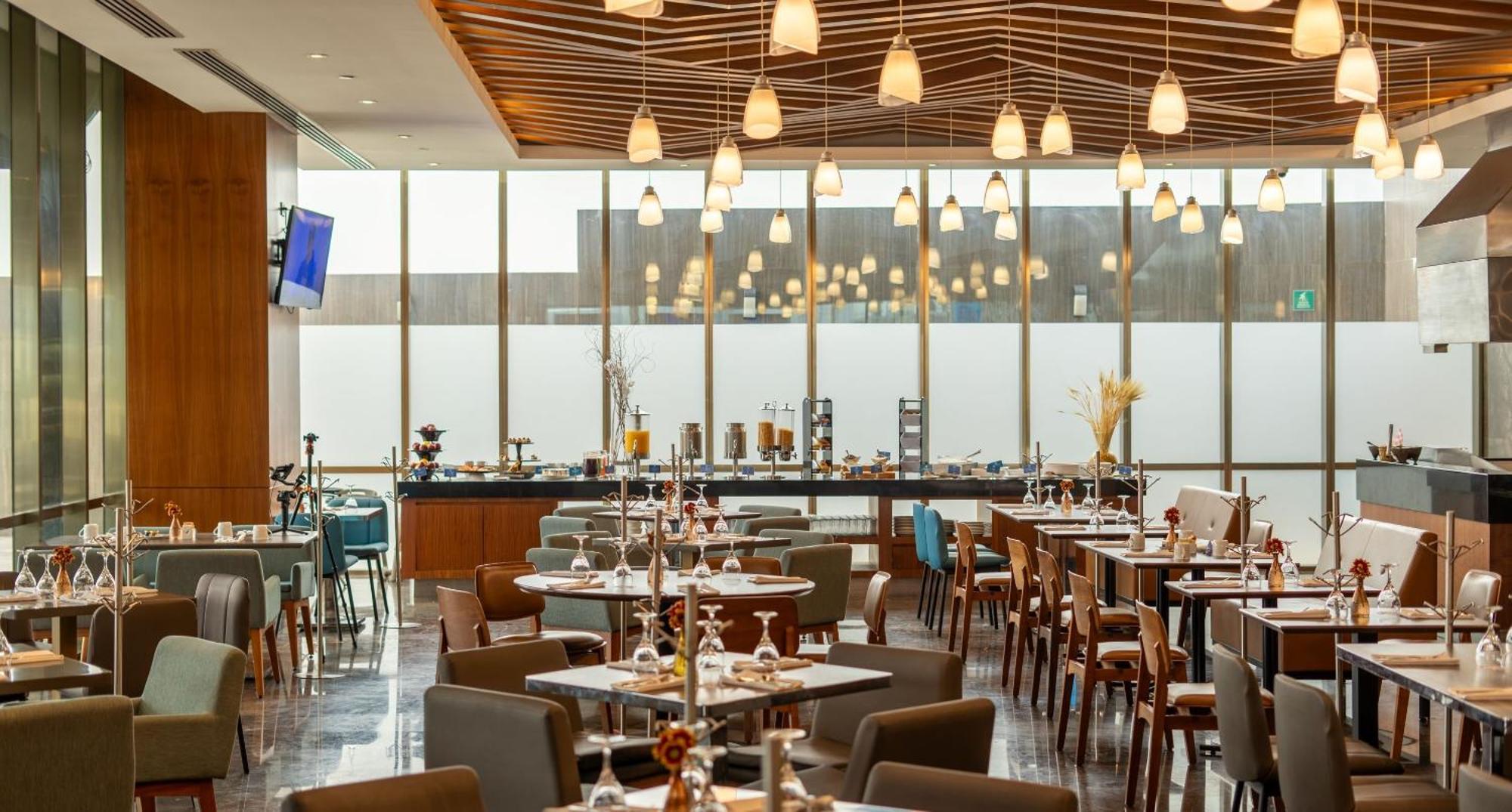 Camino Real Fashion Drive Monterrey Hotel San Pedro Garza Garcia Luaran gambar The lounge at the airport